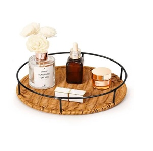 Plateau de service en fer et rotin massif Forme ronde Design élégant Parfait pour la cuisine, la salle à manger et la table à la maison - Product Image 1