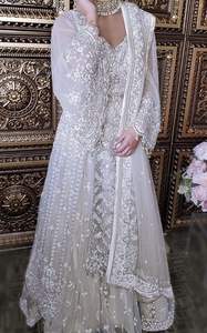 Robe longue de créateur éblouissante avec broderie lourde pour mariage et soirée, mode ethnique pour femmes 2025 - Product Image 2