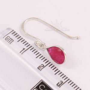 Pendiente encantador de alta calidad teñido rubí pera corte gemas 925 plata esterlina pura rubí pendientes pera corte facetado pendientes - Product Image 2