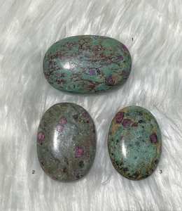 Pierre de palmier en rubis fucchite naturelle, cristal d'énergie pour la méditation et un cadeau, vente en gros depuis AGATE élégante - Product Image 2