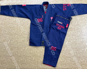ชุดยูนิฟอร์ม Jiu Jitsu แบบบราซิลเลี่ยน,สี Royal Blur 96สีกำหนดเองทำจาก Jiu Jitsu Gi สำหรับผู้ชายที่มีการเย็บปักถักร้อยอย่างหนัก - Product Image 2