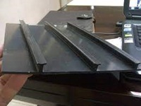 Doublure en PE souple T RIB coupe moulage traitement Services disponibles Feuilles de plastique ondulé HDPE avec épaisseur 1-15mm