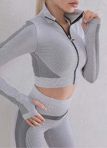 OEM-Conjunto de ropa de yoga con cuello levantado, transpirable, con cremallera, manga larga, cintura alta, pantalones ajustados, sujetador cruzado, 3 piezas - Product Image 3