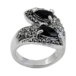 Bague allemande en argent marcassite et onyx noir Memoria Jewels Bagues de créateur Bague pour elle Grossiste bijoux - Product Image 2