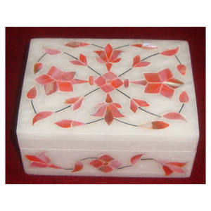 Boîtes cadeaux de rangement pour bijoux personnalisées, en marbre blanc incrusté de nacre rose, décoration spéciale faite à la main - Product Image 1