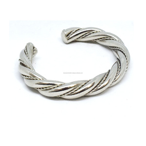 2024 Washington Customized Wedding Brass Cuffs Black Friday Sale Round 3mm <b>Engraved</b> Metal Texture Wire Cuff Simple Design - Product Image 2