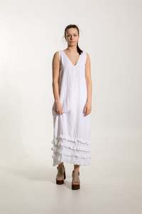 Robe longue en lin pour femme, super blanche, tendance, en tissu crêpe, col en V, sans manches, sexy. - Product Image 3