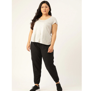 Pantalon de jogging fuselé noir pour femme, personnalisé en polyester, vêtement de sport coupe ample, vente en gros - Product Image 4