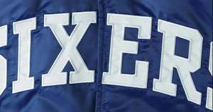 Chaqueta Universitaria Personalizada OEM para Hombre, Estilo Vintage, Deportiva, de los Sixers, con Cuello Alto, Bordado Frontal, para Invierno - Product Image 4