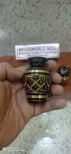 Urne funéraire en laiton de style américain Brassworld India, en métal, pour la conservation des souvenirs, pour adultes, modèle BRU-4317 - Product Image 3