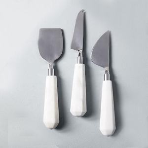 Ensemble de fromage avec poignée en résine blanche, trancheuse à fromage décorative, argent mat, chauffe-buffet en acier inoxydable - Product Image 4