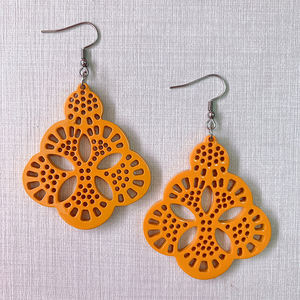 Boucles d'oreilles pendantes en corne de buffle personnalisées 2026, motif croix mignon, bijoux tendance pour mariages et fêtes, vente chaude - Product Image 4