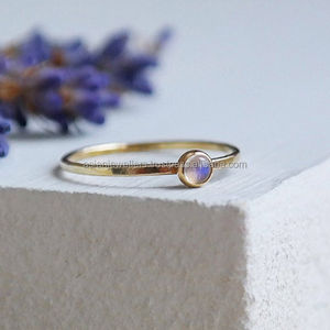 แหวนพลอยมูนสโตนสีรุ้ง925เงินสเตอร์ลิงชุบทองทำด้วยมือสวยงามเครื่องประดับแฟชั่นไม่ซ้ำใครสำหรับงานแต่งงาน - Product Image 3