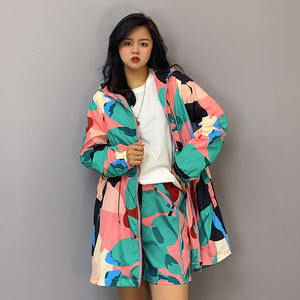 Nuevo diseño logotipo personalizado poliéster adultos niños cortavientos conjunto chaquetas de invierno con capucha a granel al por mayor - Product Image 3