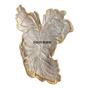 Plateau de service classique fait à la main en métal doré Designer Leaf Plat de service fantaisie traditionnel - Product Image 2