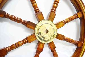 Rueda de barco Náutica de latón decorativo, rueda de barco de madera de 30 pulgadas con acentos, de pirata, de pared Náutica para el hogar - Product Image 2