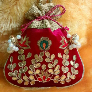 NEW--POTLI ถุงที่มีการเย็บปักถักร้อยที่สวยงามของลูกปัดแก้วคริสตัล,GOTA PATTI, ZARI ทำงานในกระเป๋าสำหรับงานปาร์ตี้และงานแต่งงาน @ 2022 - Product Image 1