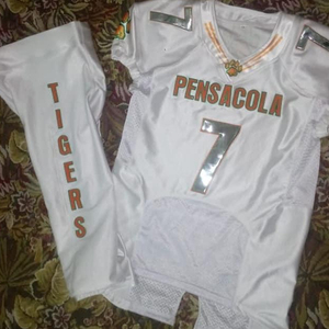 Uniforme de Fútbol Americano de Alta Calidad, Nuevo Diseño Personalizado, Material de Poliéster/Algodón/Spandex, Estilo Unisex, Transpirable, Tela de 220g - Product Image 1