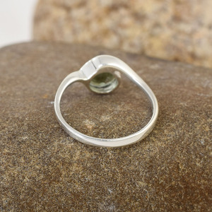 Anillo ondulado de diseñador de Plata de Ley 925 para mujer, elegante bisel de diamantes de piedras preciosas de moldavita, joyería fina para bodas - Product Image 4