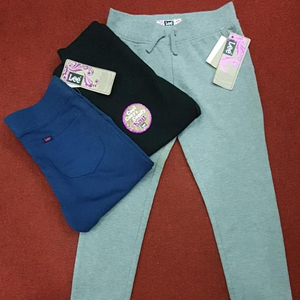 กางเกงลำลองเด็กผู้หญิงแบรนด์ดังคุณภาพสูง ผ้าฝ้ายถัก 100% ย้อมสีแบบ Garment Dyed เป็นมิตรต่อสิ่งแวดล้อม ระบายอากาศได้ดี สำหรับเด็กอายุต่างๆ - Product Image 1