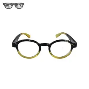 Kacamata Baca Plastik, Motif Garis Artistik dan Warna Tembus Cahaya Cocok dengan Lensa Kristal