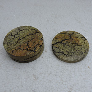 Forma redonda de madera y borde de resina en la periferia, posavasos para servir té de nuevo diseño, alfombrilla para vajilla de 4 piezas - Product Image 2