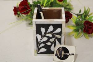 Porte-stylo incrusté de nacre en résine noire avec porte-stylo de bureau Design Leaf Fabricant de Tradnary Sambhal India - Product Image 4