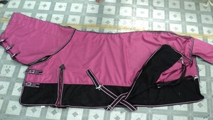 Top trending zomer paardendeken combinatie met afneembare beenriemen, kruisriem, grote staartklep met aangehechte nekbescherming, fabrikant - Product Image 3