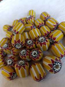 Cuentas de Vidrio Chevron Rojas Hechas a Medida Disponibles en Tamaños Personalizados para Tiendas de Cuentas, Cristal Lampwork y Cuentas de Vidrio - Product Image 2