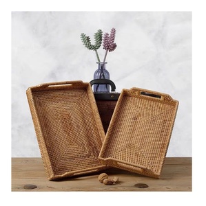 Plateaux de service en rotin fait main naturel - Product Image 1