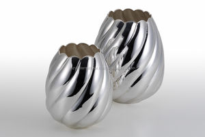 Vente en gros de vases à fleurs modernes de luxe de meilleure qualité, design standard en aluminium et acier inoxydable, meilleur style de décoration en métal - Product Image 5