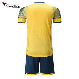 Ensemble de maillots de football de style nouveau en gros, uniforme de sport 100 % polyester, séchage rapide, respirant, personnalisé par sublimation - Product Image 3