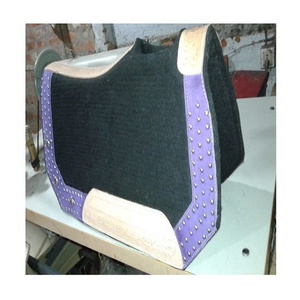 Almohadilla de fieltro de lana occidental para caballo, con ribete morado y blanco, y tachuelas SS, OEM - Product Image 1