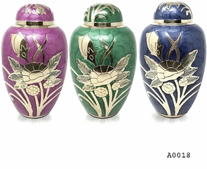 Venta al por mayor personalizado estilo americano latón cremación urnas de alta calidad de metal conmemorativo para adultos exportación directa de la India - Product Image 3