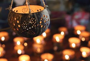 Portavelas de cáscara de coco ecológico hecho a mano, decoración única para el hogar, arte impreso para el regalo del Día de San Valentín - Product Image 4