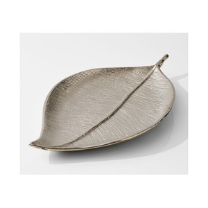 Plateau de service en aluminium fait à la main Design unique élégant et gravure nickelé vintage classique Plateau de service plats de service - Product Image 4