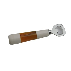 Último diseño de acero inoxidable y resina para regalo de boda abrebotellas cocina y utensilios de cocina de mesa - Product Image 1