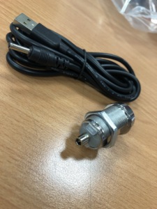 ABA 12W โครเมี่ยมสกู๊ตเตอร์ไฟฟ้า USB ที่ชาร์จโทรศัพท์มือถือที่ชาร์จโลหะผสมสังกะสีเอาต์พุต26*14*35ซม. 1000ชิ้นกล่อง42V 1 x USB