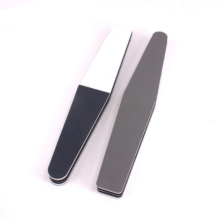 สีเทาเข้ม