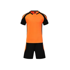 Joueurs de football bas prix col rond maillot et short longueur genou ensemble le plus populaire en Stock bas prix vêtements de football uniformes - Product Image 1