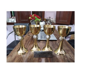 Calice avec bouton en argent gravé fournitures d'église par Brassworld Inde - Product Image 1