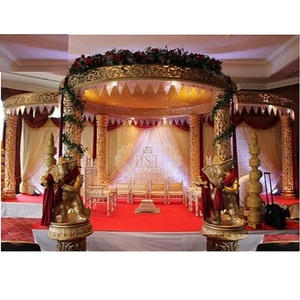 Mandap Dorado Real para Bodas Indias, Decoración Tradicional de Mandap de FRP Tallado en Dorado, Estilo Indio, Decoración de Mandap Dorado para Bodas en Nueva Zelanda - Product Image 1
