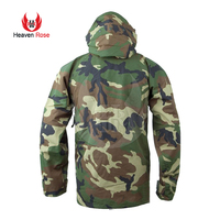 Chaqueta Ligera de Senderismo para Hombre con Estampado de Camuflaje, Cierre Completo, Diseño Transpirable y Resistente al Viento