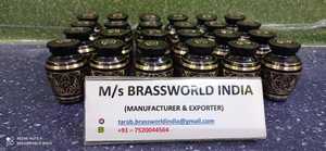 Recuerdo grabado en oro y negro de latón, urna de cremación, suministros funerarios, BRASSWORLD, INDIA - Product Image 5