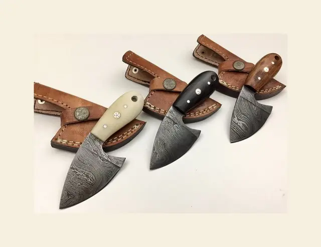 Custom Size Premium Quality Handmade Damascus Steel Hunting Knife Comfortable Handle Skinner Knife With Leather Sheath