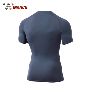 ขายส่งราคาถูกที่กำหนดเองการบีบอัดเสื้อยืดว่างเปล่ายามผื่น - Product Image 2