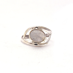 Anillo de piedra lunar de arcoíris de forma ovalada, Plata de Ley 925, bisel hecho a mano, piedra preciosa blanca, anillo de boda, estilo bohemio, piedra preciosa Natural - Product Image 1