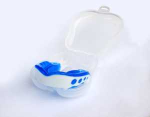 Protector bucal de silicona para adultos, para boxeo, deportes, fútbol, Hockey, goma - Product Image 1