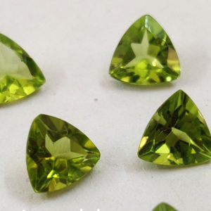 Peridoto Natural cortado, trillón de 3mm a 8mm, calidad AAA - Product Image 1