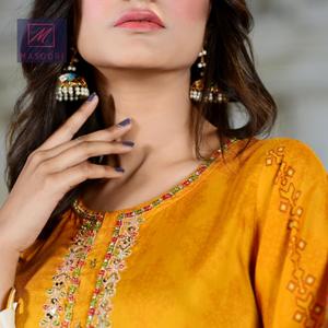 Robe d'impression numérique Kurti en coton pour femmes de haute qualité avec travail de pierre à la main vêtements indiens et pakistanais élégants - Product Image 2